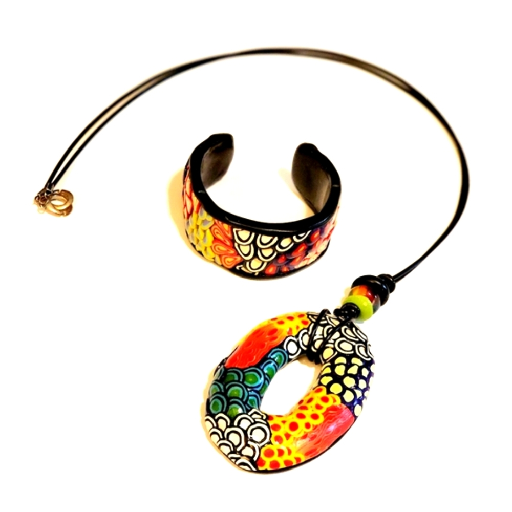 Handcrafted Polymer Resin necklace and bracelet - Picture 2 of 4